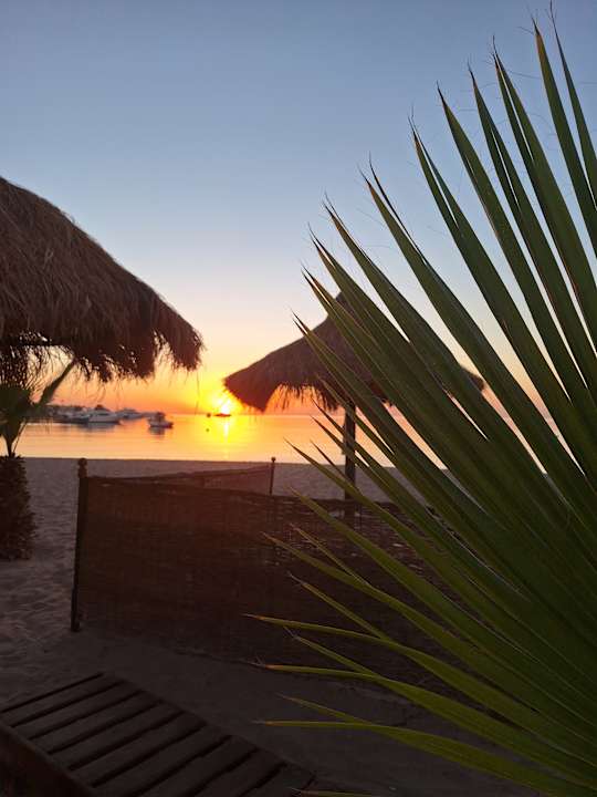 Strand Lotus Bay Beach Resort