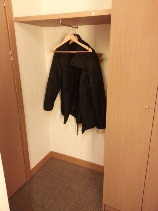 Viel Platz für Kleidung Novotel Milano Nord Cà Granda