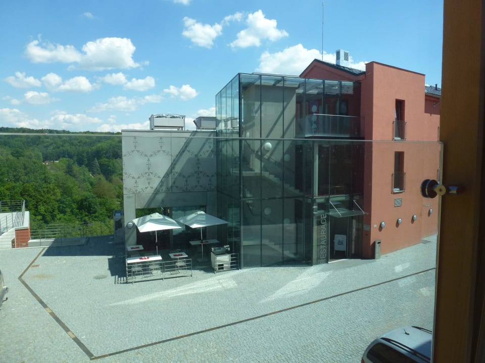 Blick auf Restaurant Hotel Rajska Zahrada Nové Město nad Metují