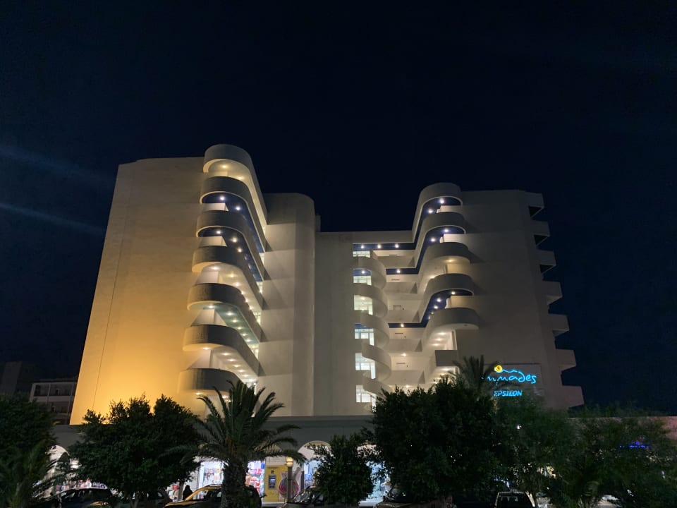 Außenansicht Epsilon Hotel Apartments