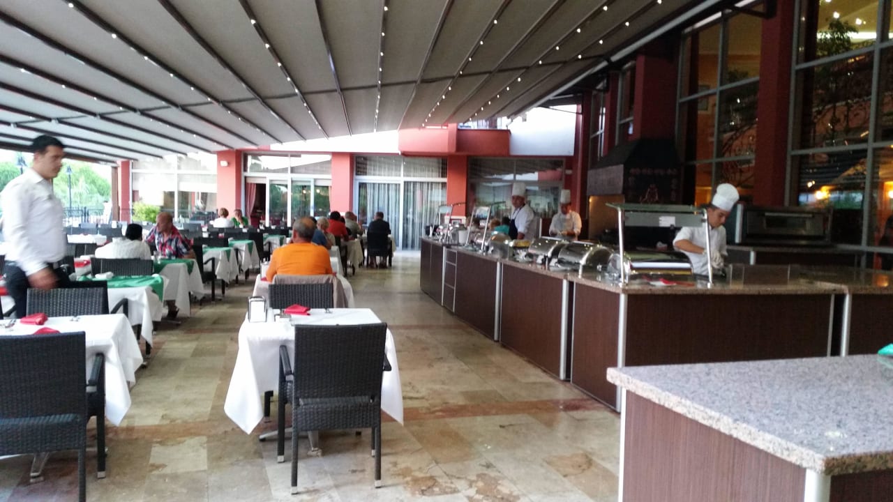 Abendbüffet Royal Atlantis Beach Hotel