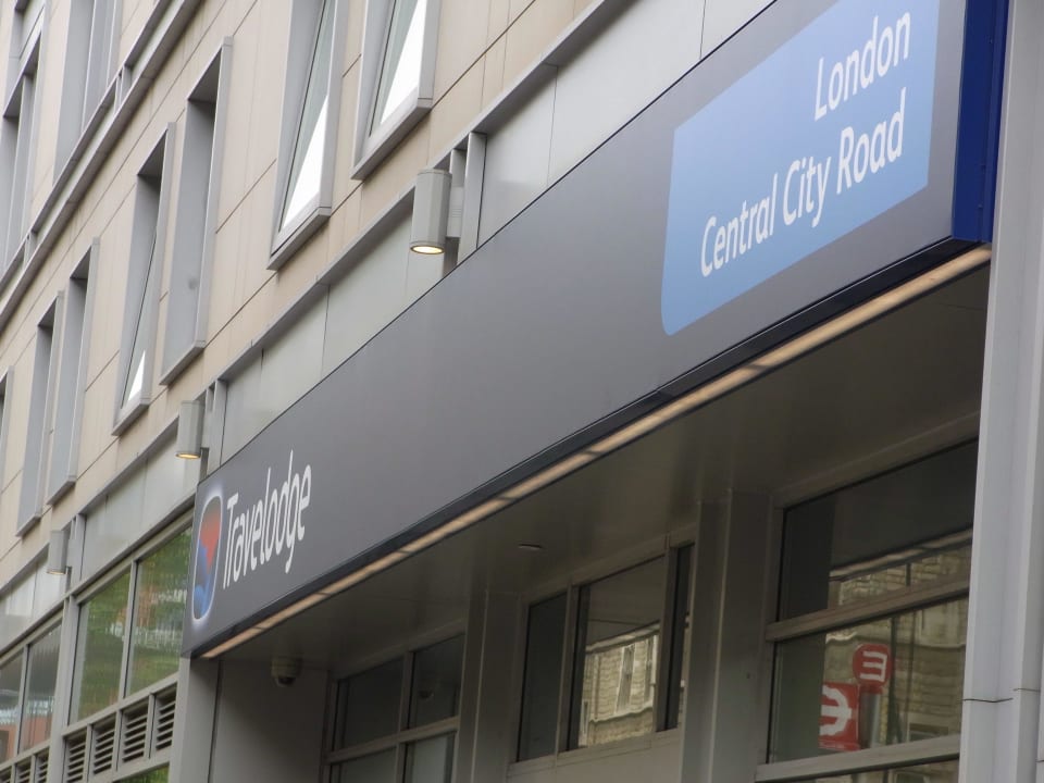 Eingang Travelodge London Central City Road