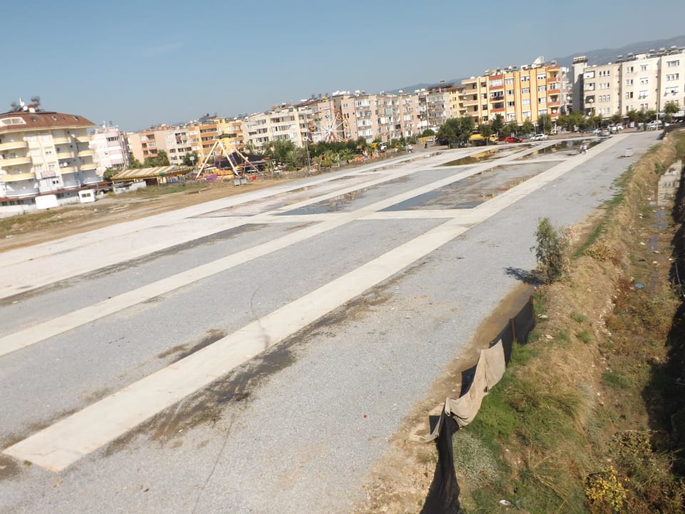 Hier ist sonst der große Markt zum Einkaufen  Club Turtas Beach Hotel