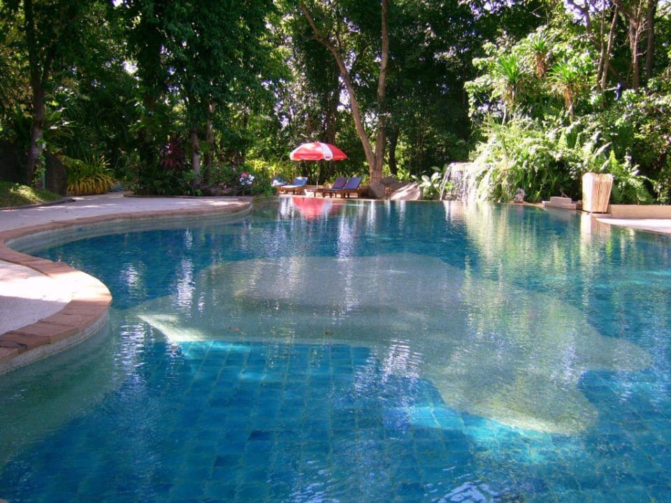 Oberer Pool The Fair House Beach Resort