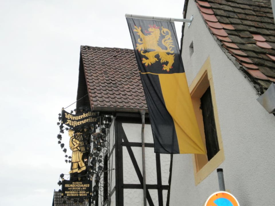 Das Gasthof-Schild Hotel Winzerkeller Alsterweiler