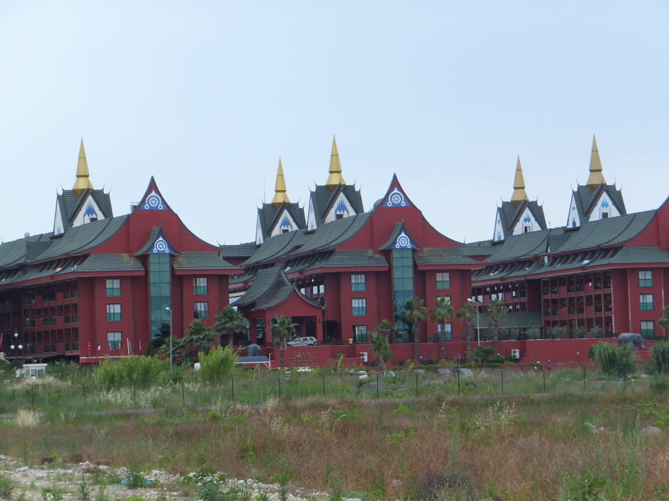 Blick auf das Hotel Siam Elegance Hotels & Spa