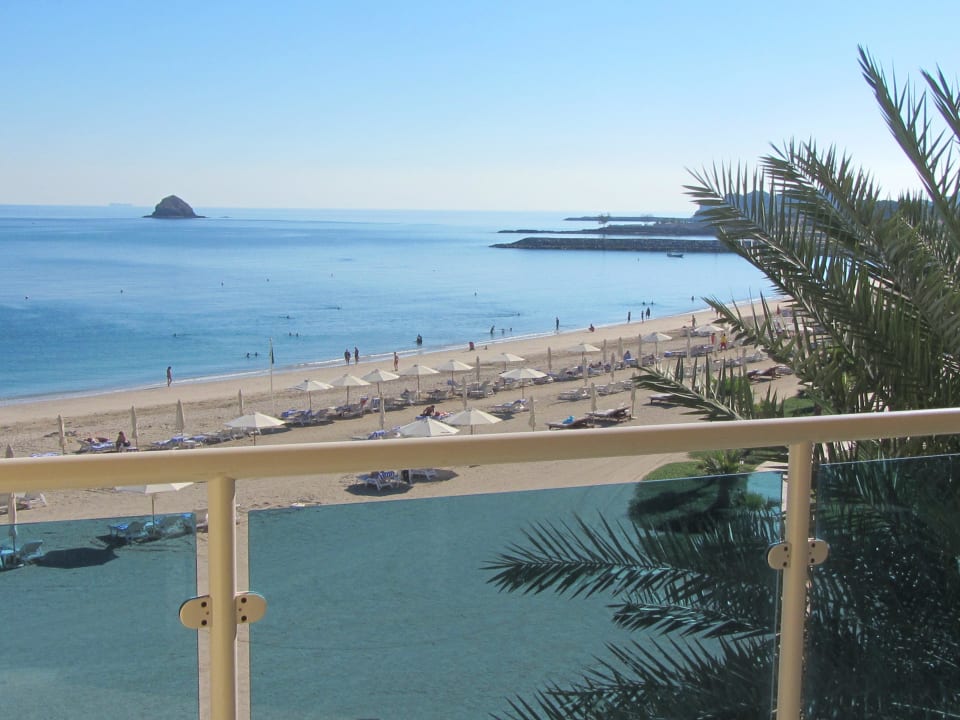 Blick vom Balkon Richtung Dibba-Rock Radisson Blu Resort Fujairah