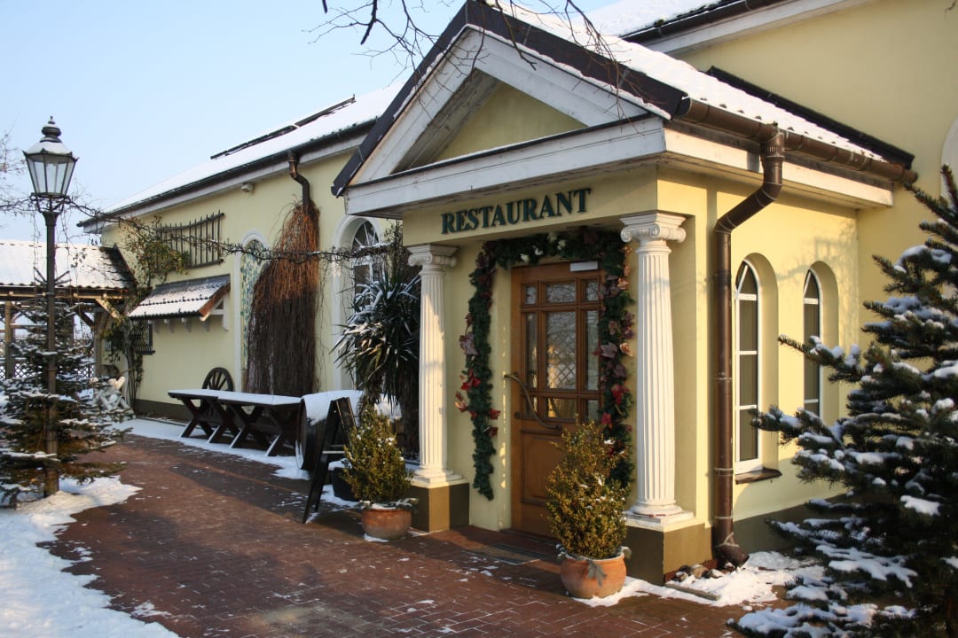 Winter Aussenterrasse Landhotel Classic