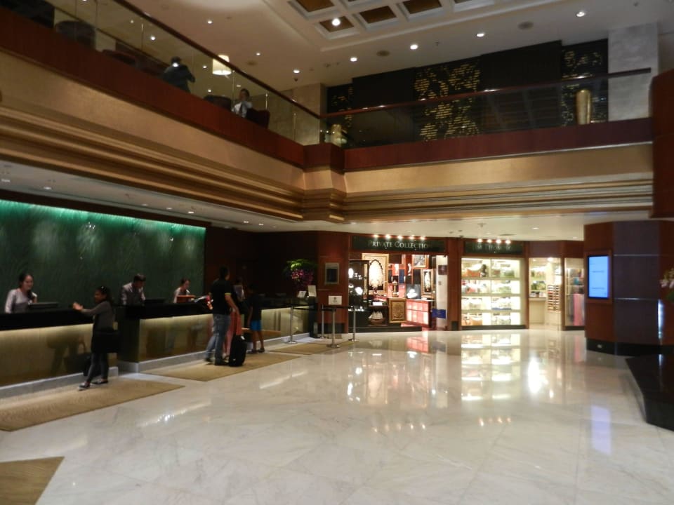 Rezeption Royal Orchid Sheraton Hotel & Towers