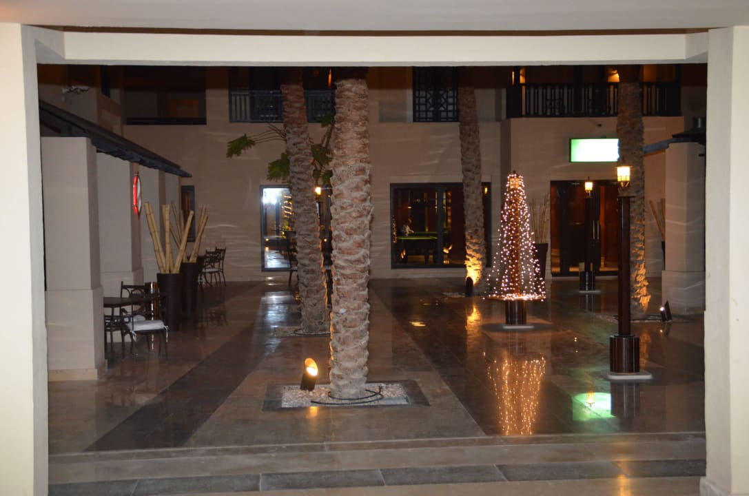 Innenhof Steigenberger Aqua Magic