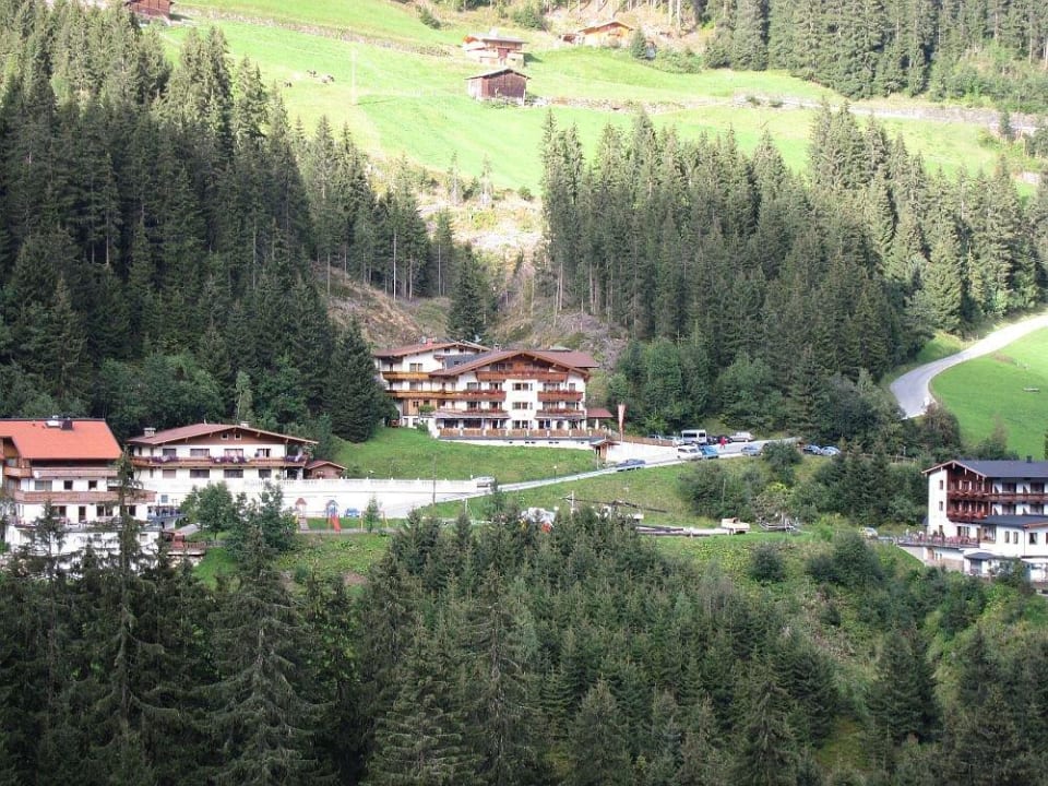 Von der anderen Talseite Hotel Almhof Roswitha