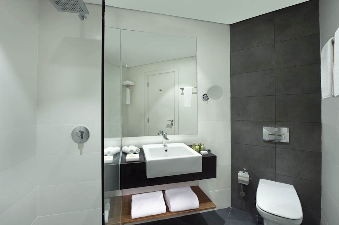 Zimmer Tryp by Wyndham Dubai