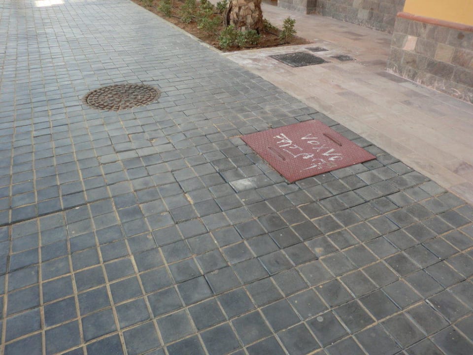 Stolperfallen besonders bei Frauen mit Pumps Stella Garden Resort & Spa, Makadi Bay