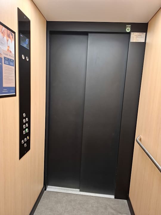 Lobby Hotel Convictus Cracovia for business & travellers