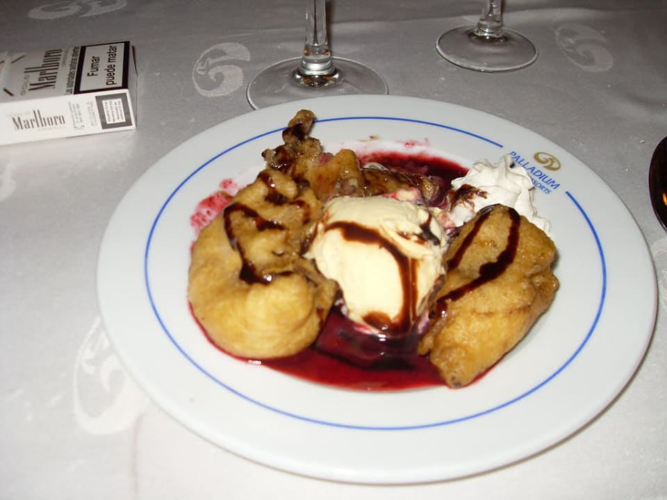 Abendessen im À- la- Carte- Restaurant Grand Palladium Select Palace Ibiza