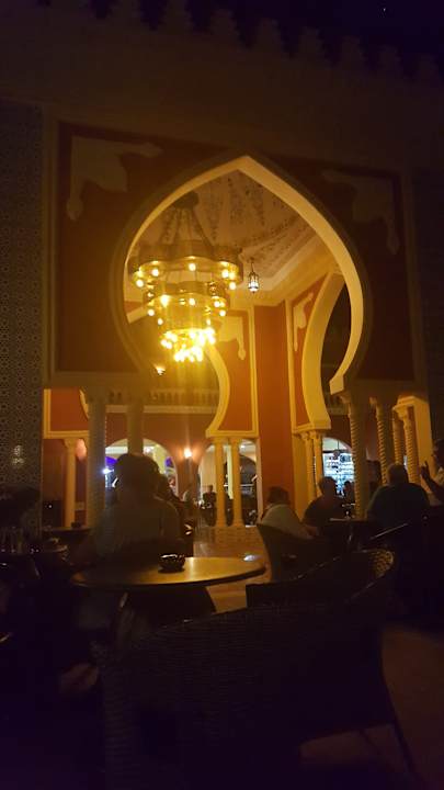 Sicht zur Jazz Bar am Abend  Pickalbatros Alf Leila Wa Leila Resort - Neverland Hurghada