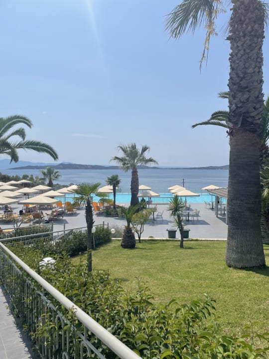 Pool Akrathos Beach Hotel