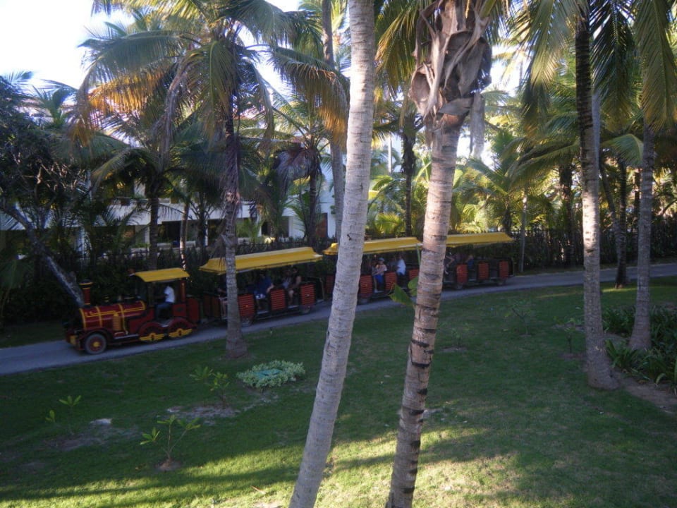 Bimmelbahn, die durch die gesamte Anlage fährt Grand Palladium Select Bávaro Resort & Spa