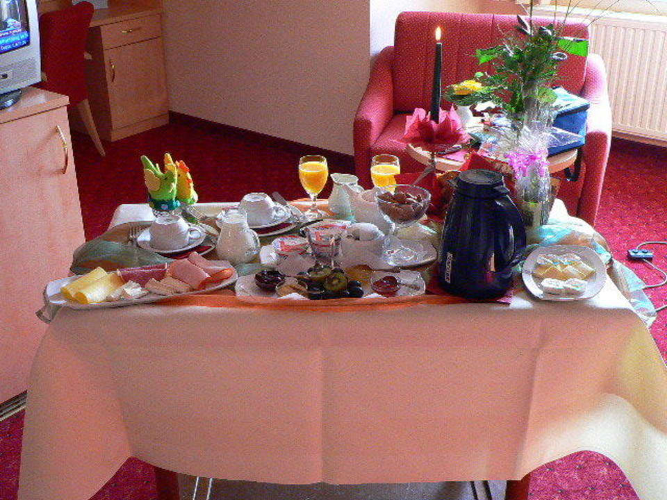 Zimmerfrühstück Ferien Hotel Spree-Neiße