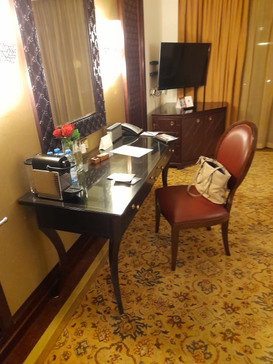Zimmer Shangri-La Al Husn Resort & Spa