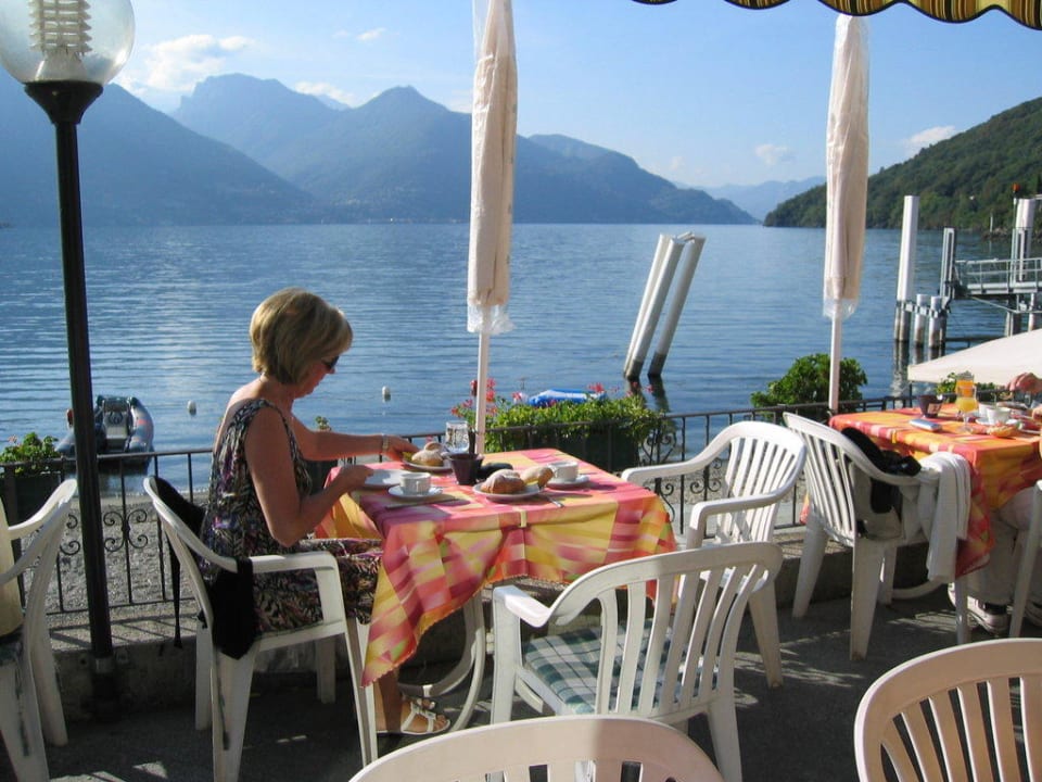 Terrasse mit Seeblick Hotel Lumin
