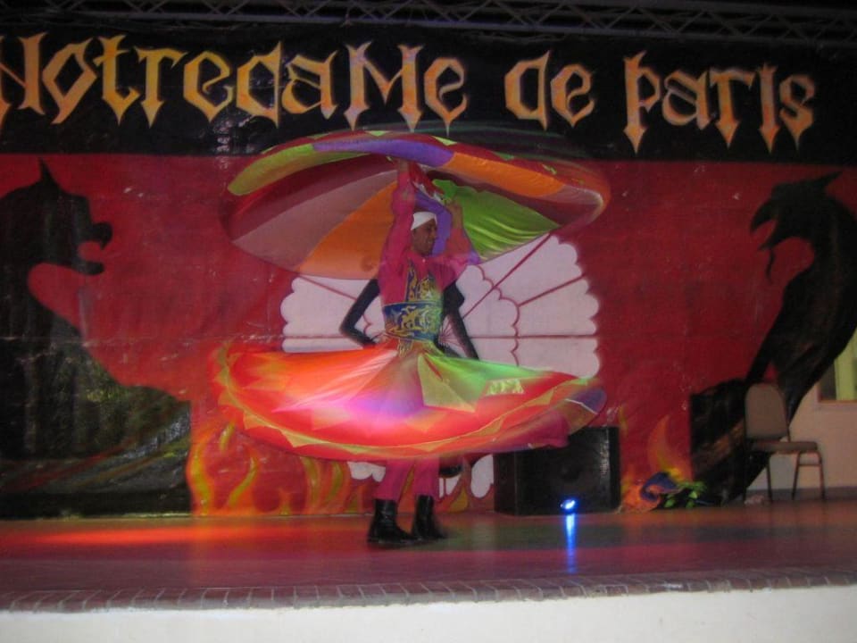 Showprogramm am Abend Palm Beach Resort