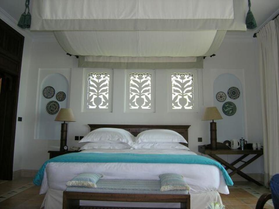 Dar al Masyaf - traumhaftes Bett im Villenzimmer Jumeirah Dar Al Masyaf
