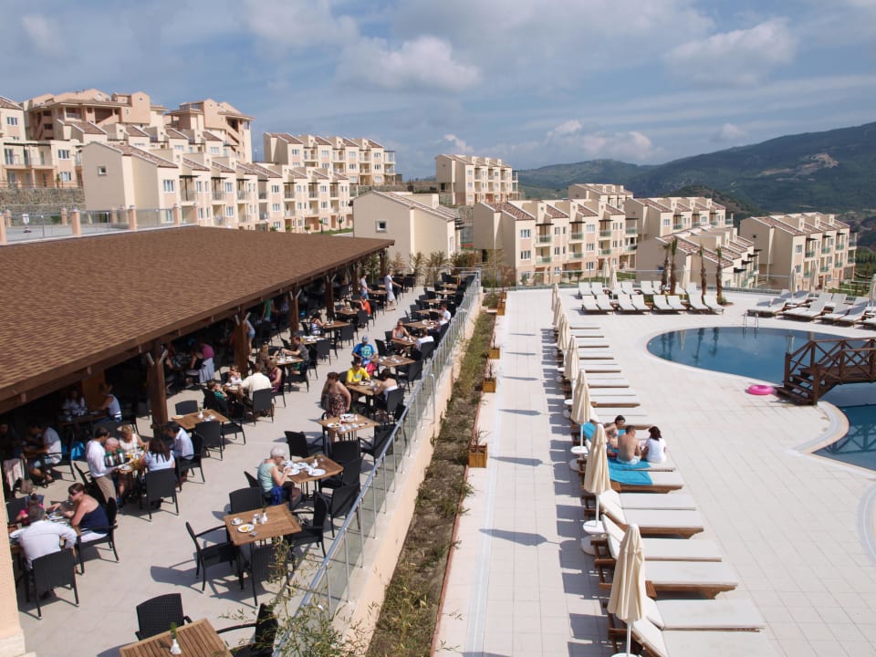Widok z tarasu przy lobby Unique Residence Hotel Golf & Spa