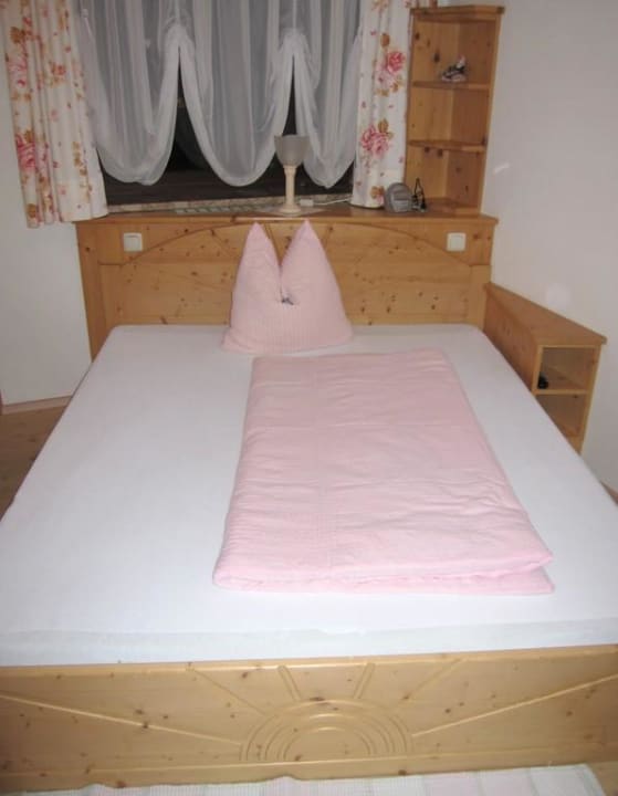 Rosenzimmer Gästehaus Walpurga