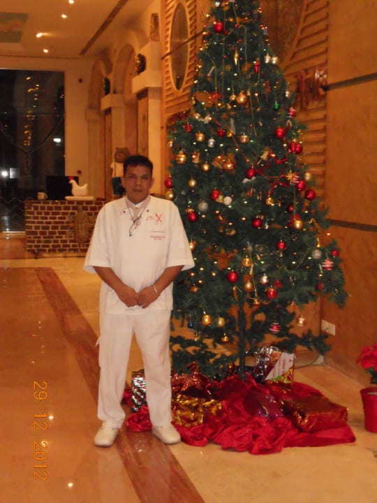 Chefkoch vorm Weihnachtsbaum Siva Golden Bay Makadi