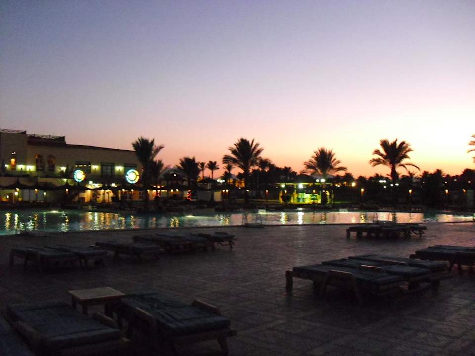 Pool am Abend Pickalbatros Dana Beach Resort - Hurghada