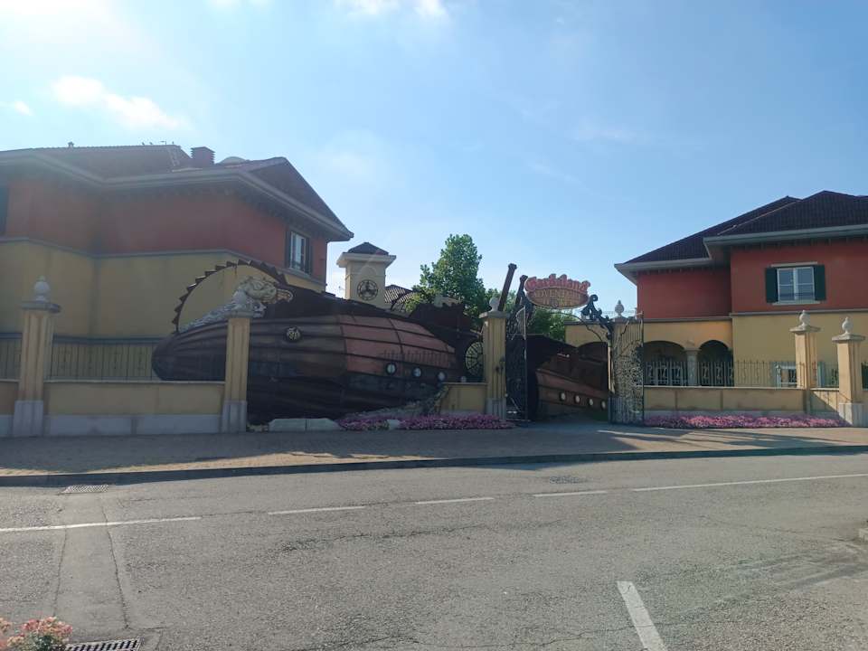 Außenansicht Gardaland Adventure Hotel