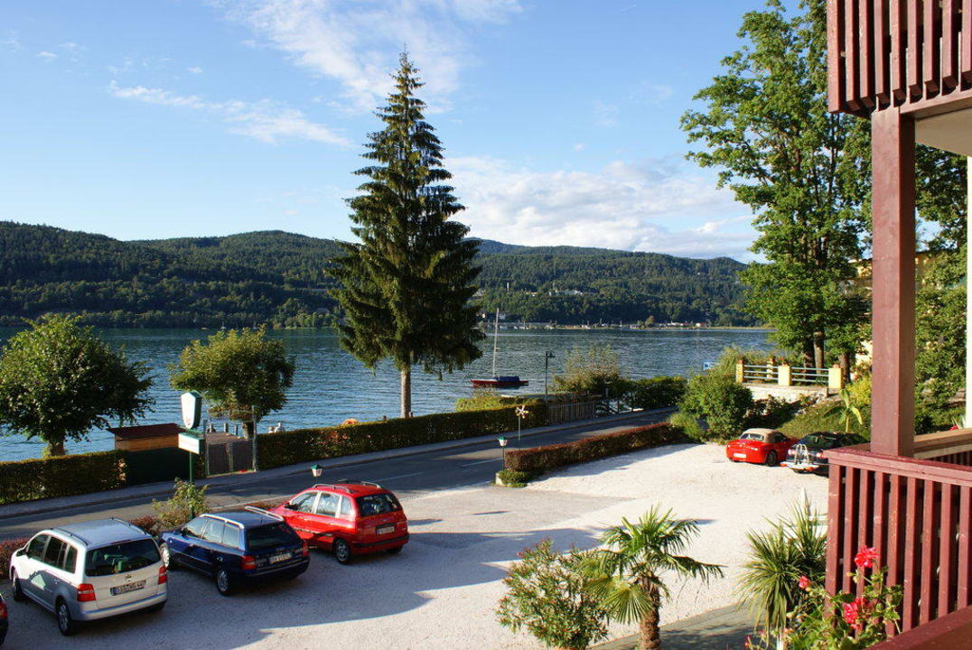 Blick auf Wörthersee Seehotel Vinzenz