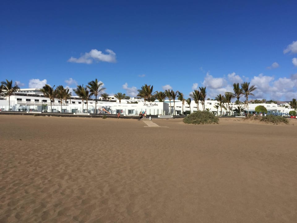 Hotelwirkung vom Strand aus  Hotel Las Costas