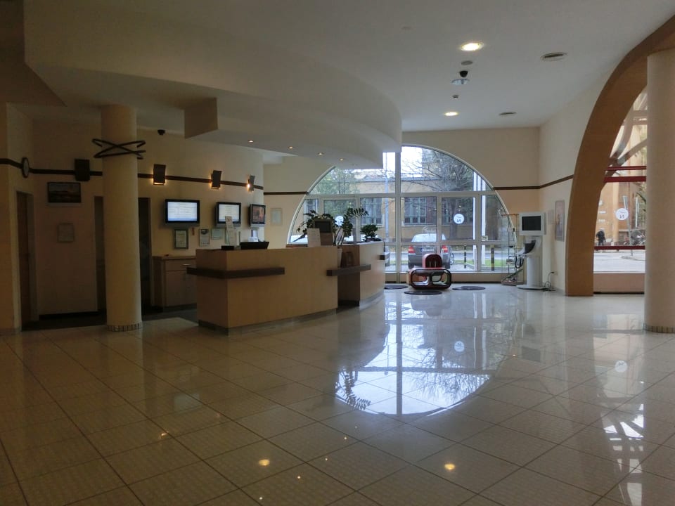Lobby Hotel Novotel Szekesfehervar