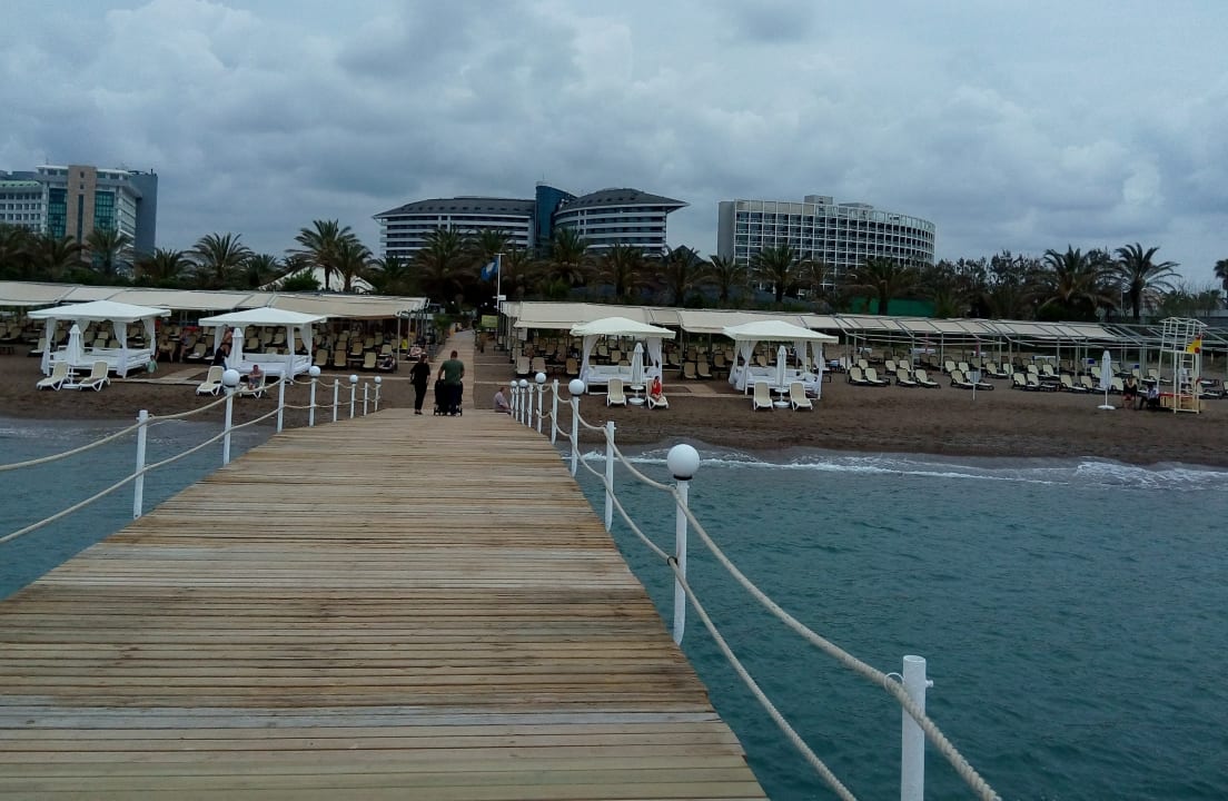 Strand Royal Wings Hotel