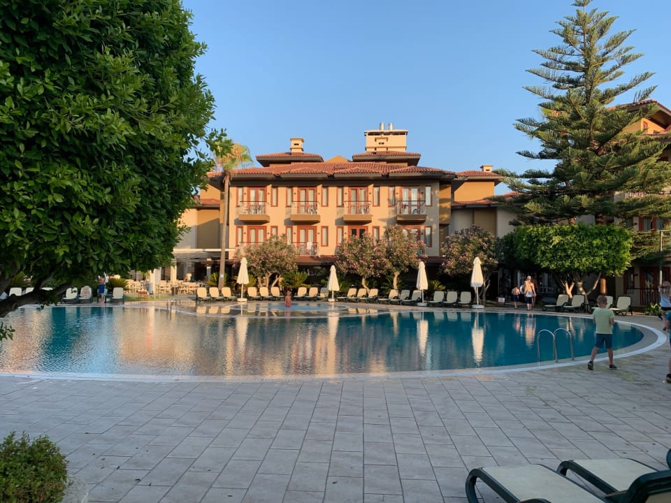 Pool Club Grand Side