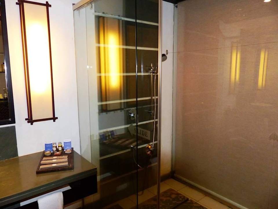 Riesige Dusche Vasundhara Sarovar Premiere