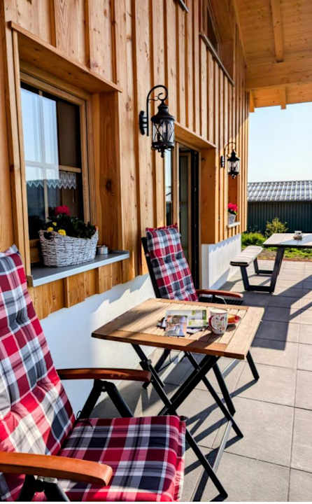 Außenansicht Inser Hof - Hüttenleben Bayern