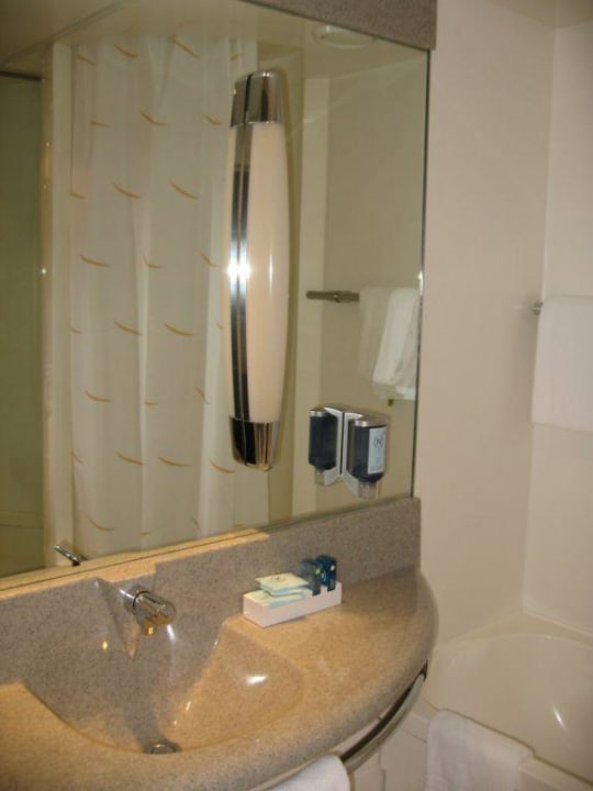 Badezimmer Vienna House Easy by Wyndham Leipzig