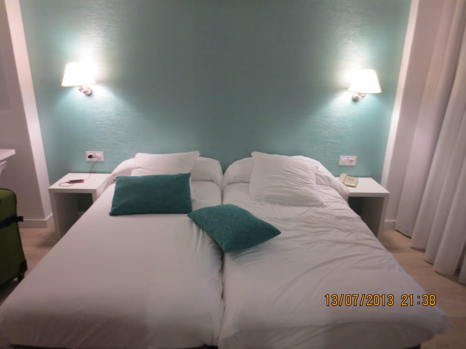 Bett BQ Apolo Hotel