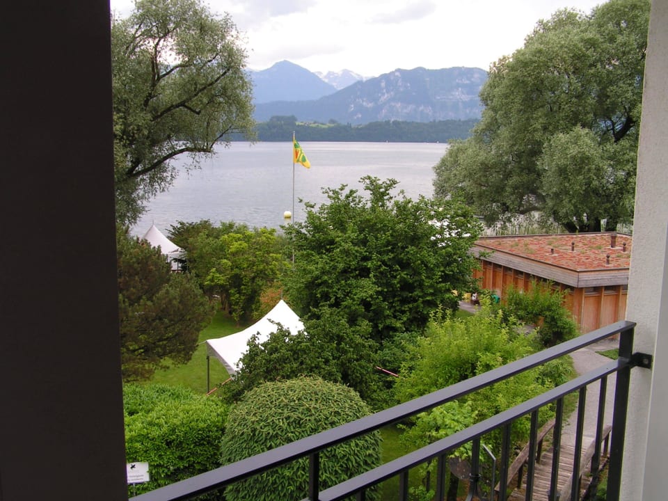 Von der Moulin Rouge-Art-Suite des Schloss-Hotels. Schloss-Hotel