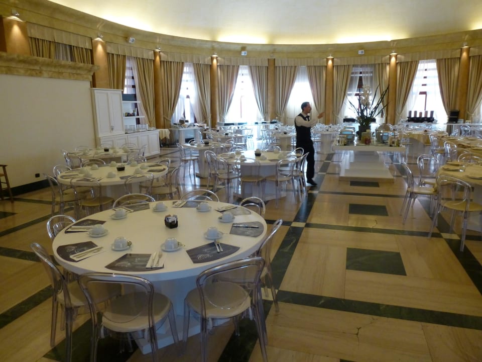 Der Frühstückssaal "Il Colonnato" TH Roma - Carpegna Palace