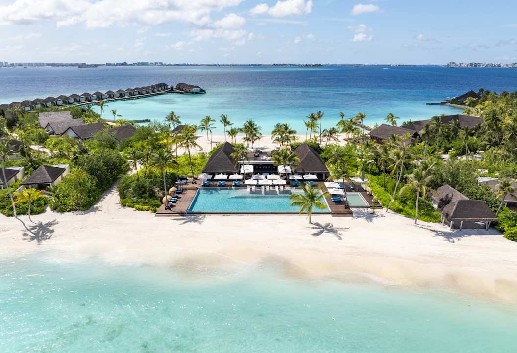 Pool dusitD2 Feydhoo Maldives