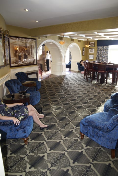 Piano Bar Sandals Royal Bahamian