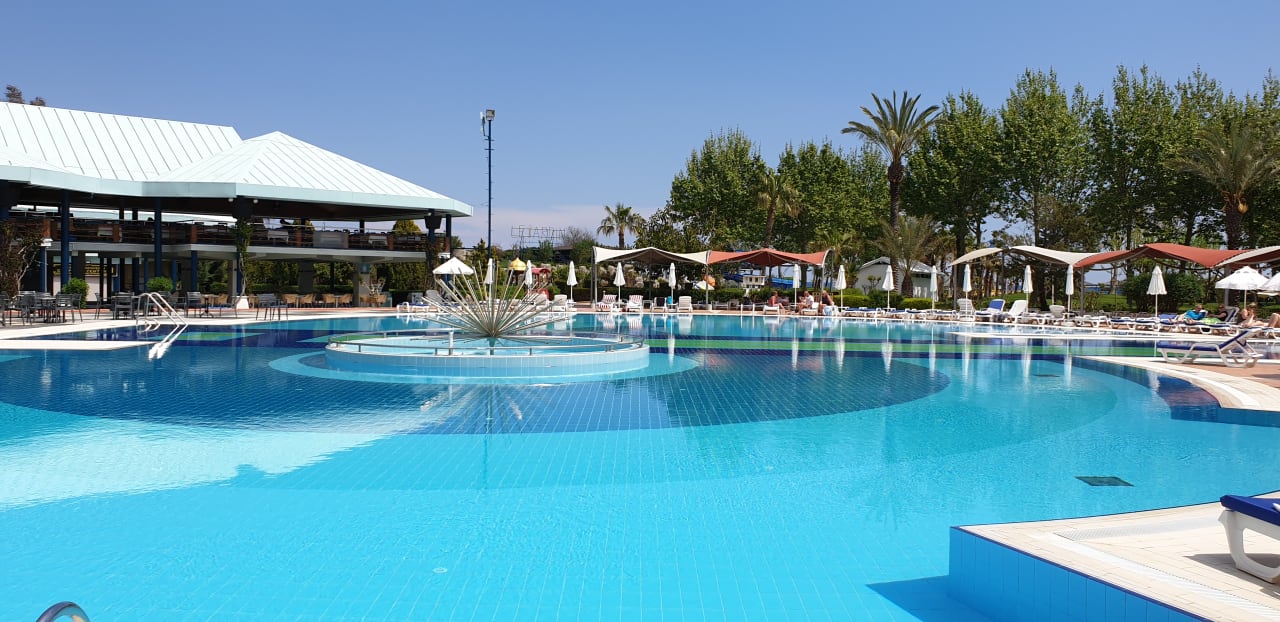 Pool Le Jardin Resort