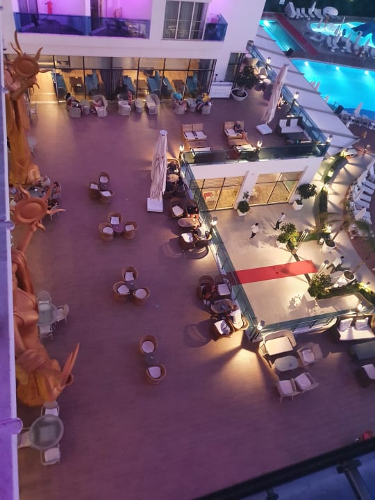 Ausblick Azura Deluxe Resort & Spa Hotel