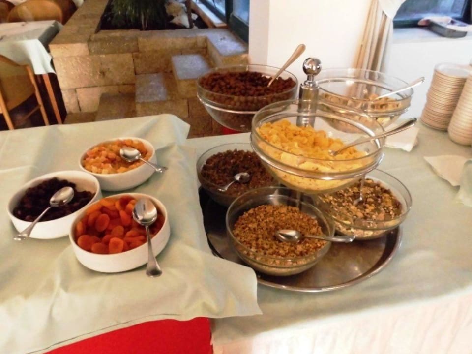 Müslie, Cerealien und Trockenfrüchte Bluesun Hotel Neptun
