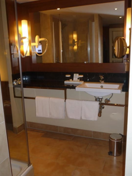 Badezimmer Lindner Hotel Hamburg Am Michel, part of JdV by Hyatt