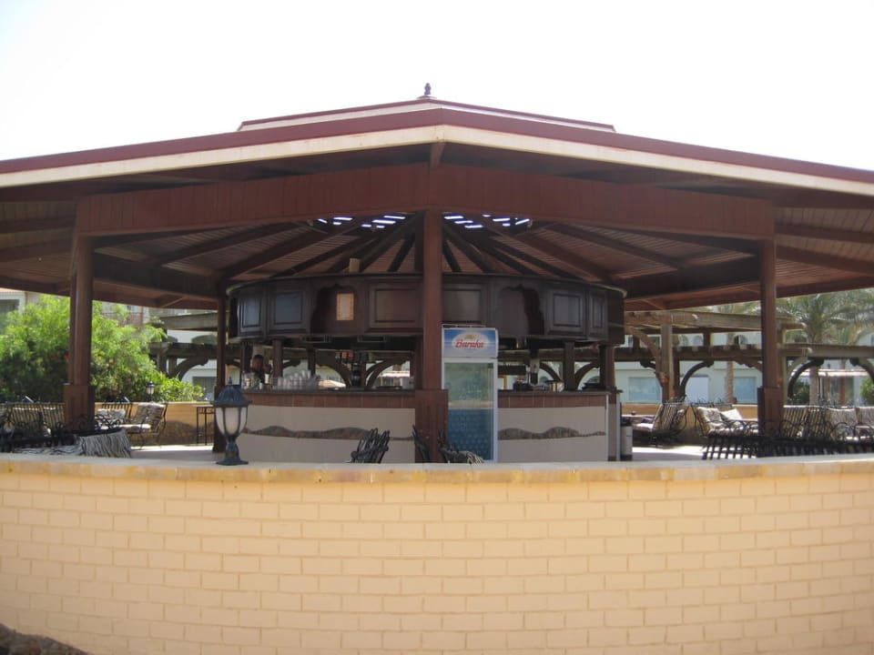 Versiegelte Wasserflaschen an jeder Bar Pickalbatros Dana Beach Resort - Hurghada